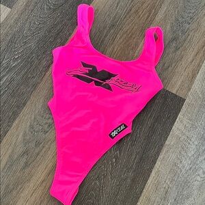 (23) Expozay vintage bodysuit